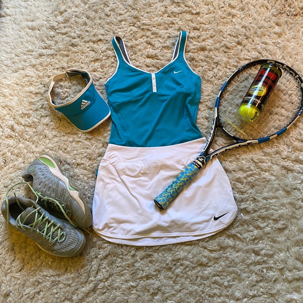 Women’s small Nike turquoise tennis tank top